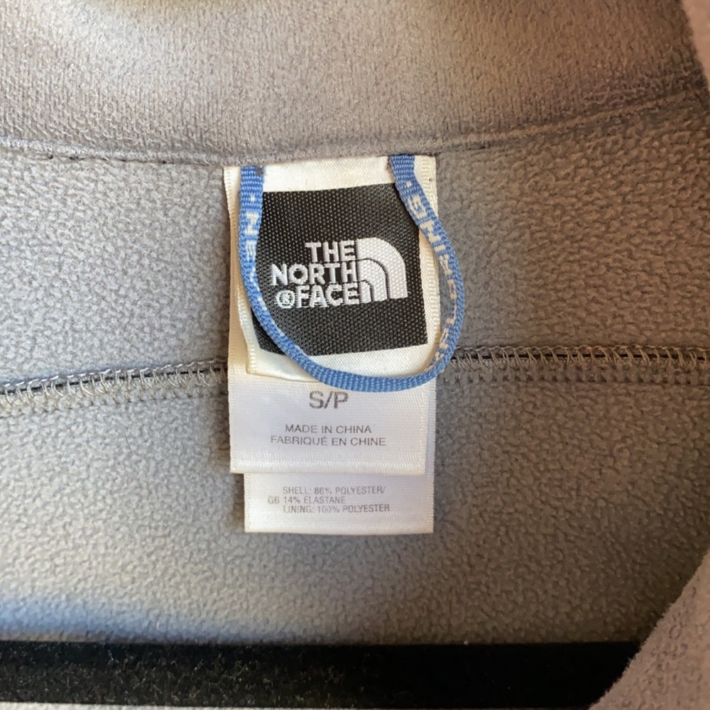 The North Face Winter Jacket Size Small - Picture 9 of 10